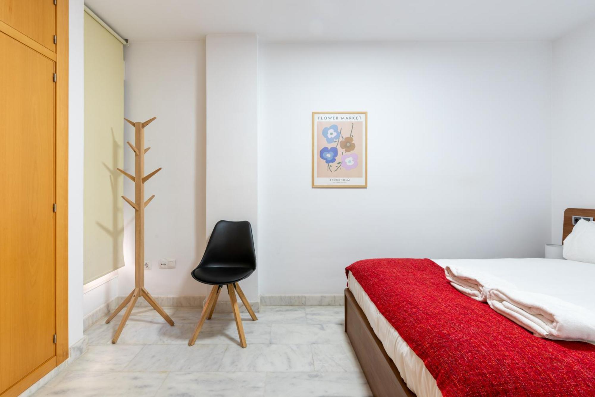 Wintowinrentals Quiet Apartment, Good Location, Free Parking Малага Экстерьер фото