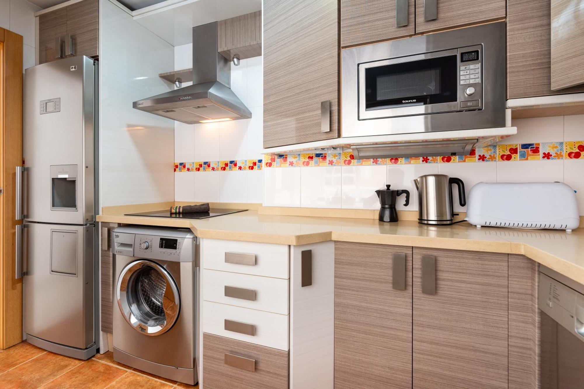 Wintowinrentals Quiet Apartment, Good Location, Free Parking Малага Экстерьер фото