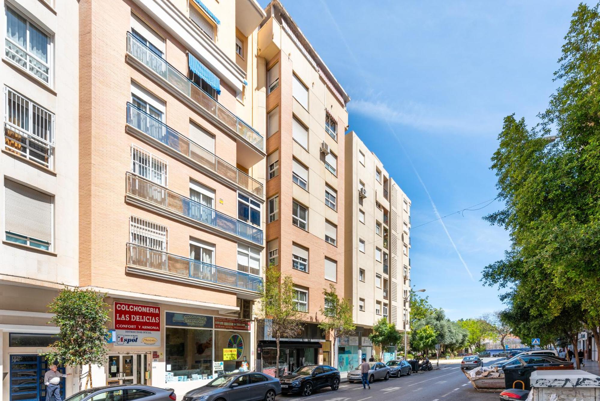 Wintowinrentals Quiet Apartment, Good Location, Free Parking Малага Экстерьер фото